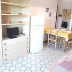 Renewed Two-bedroom In Lejlighed *